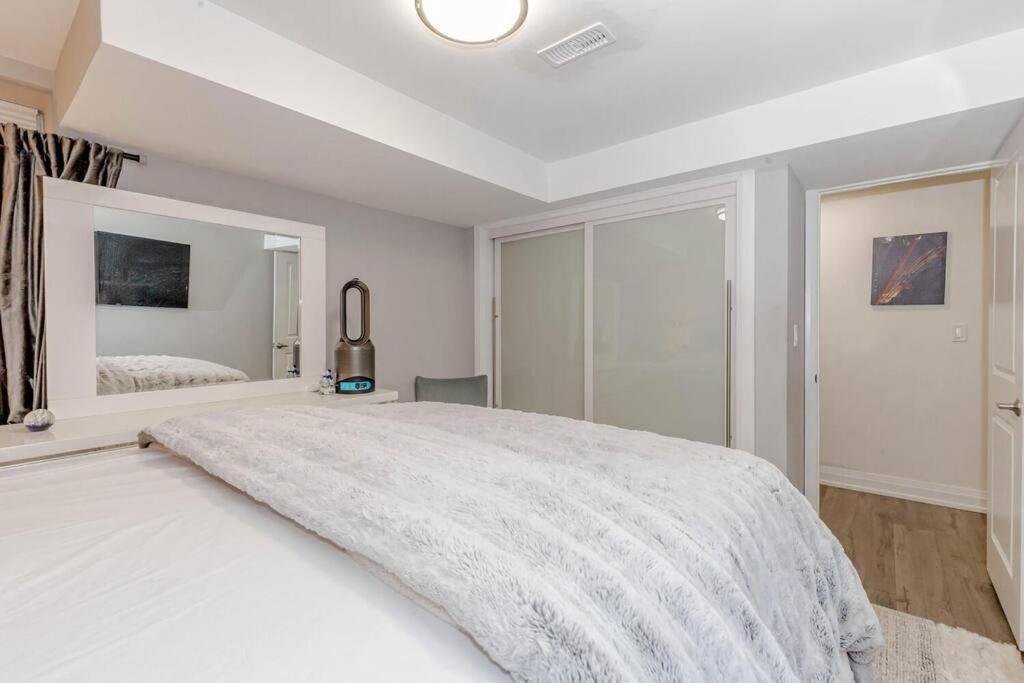 Luxury Basement Apartment In Oakville Luaran gambar