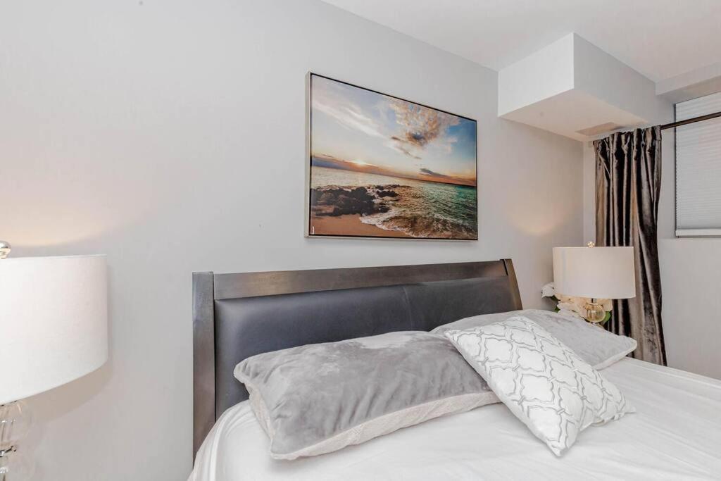 Luxury Basement Apartment In Oakville Luaran gambar