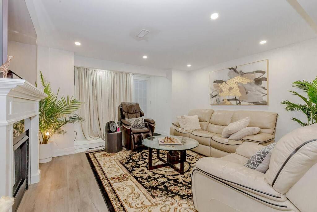 Luxury Basement Apartment In Oakville Luaran gambar